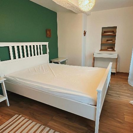Вилла Chez Alice - Isigny Le Buat Экстерьер фото